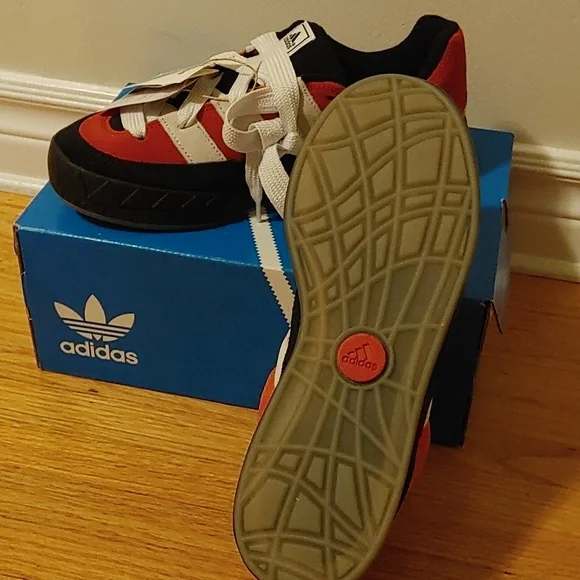 Adidas shoes - Picture 4 of 4